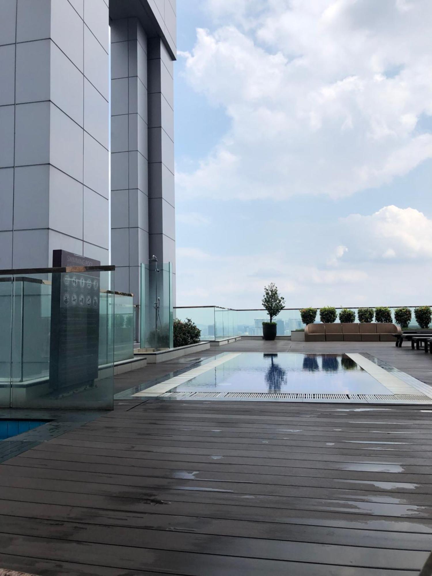 Amazing Pool By Platinum Suites Klcc Kuala Lumpur Dış mekan fotoğraf